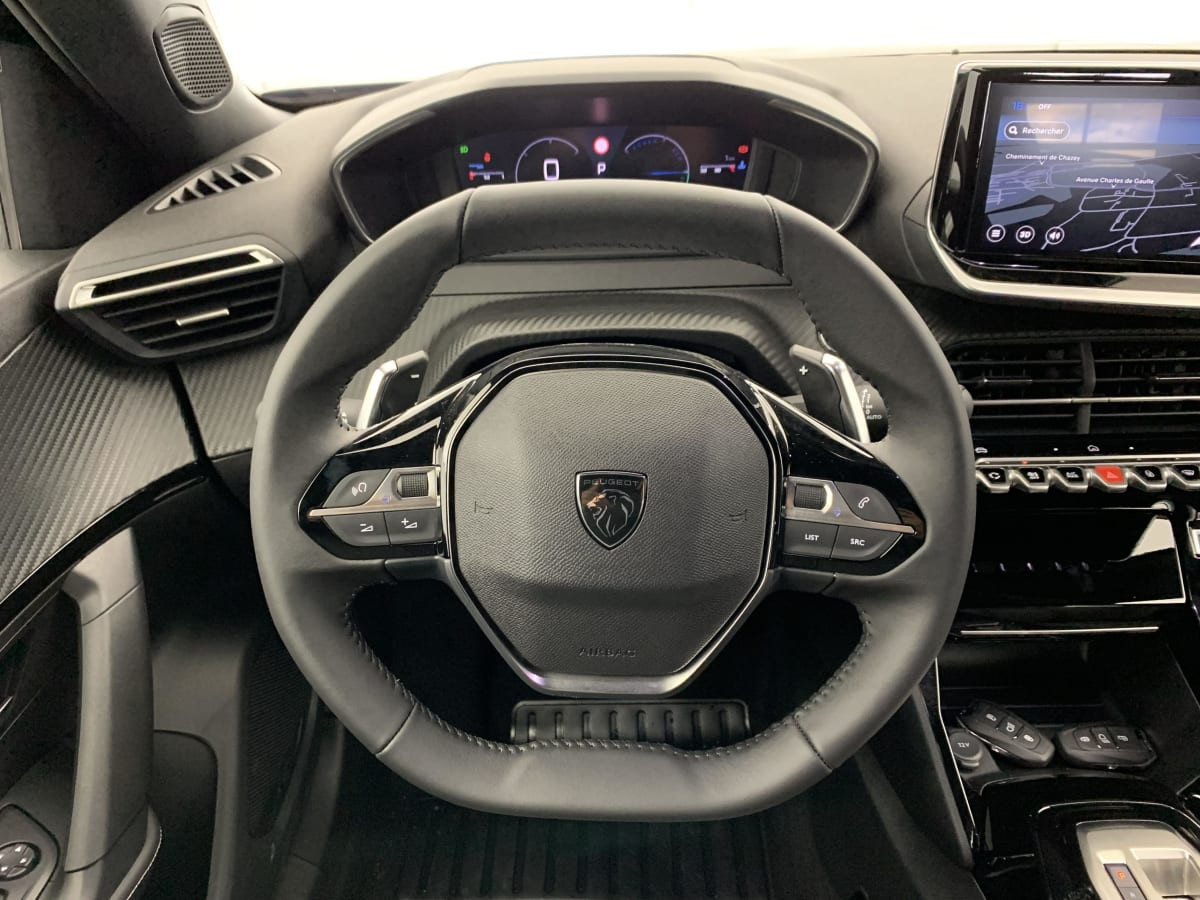 Vente en ligne Peugeot 2008 Hybrid 145 e-DCS6 Allure au prix de 26 250 €
