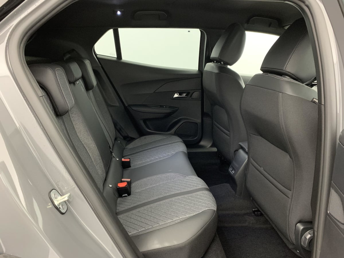 Vente en ligne Peugeot 2008 Hybrid 145 e-DCS6 Allure au prix de 26 250 €