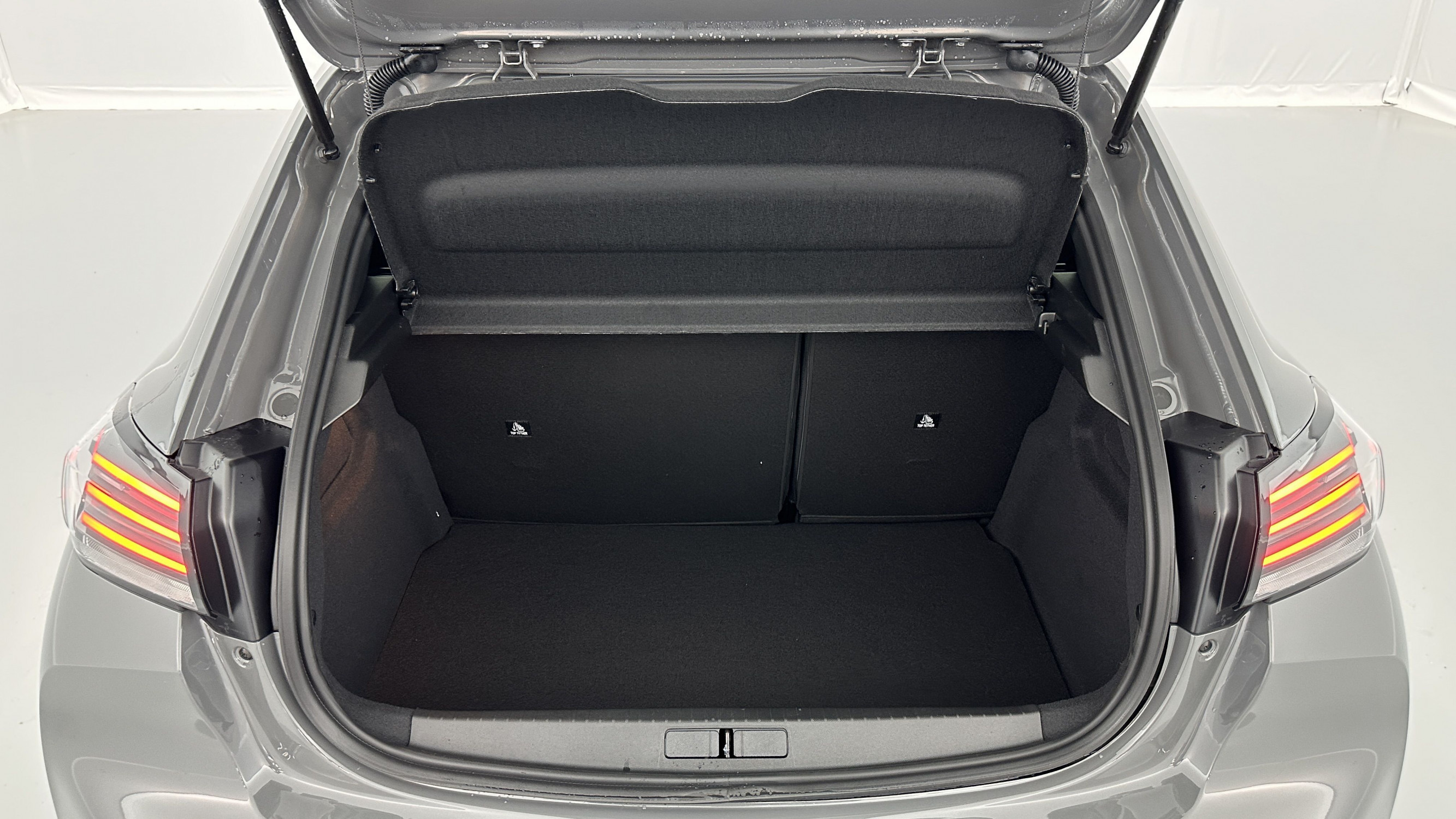 Vente en ligne Peugeot 208 208 1.2 Hybrid 110ch Allure e-DCS6 au prix de 22 400 €