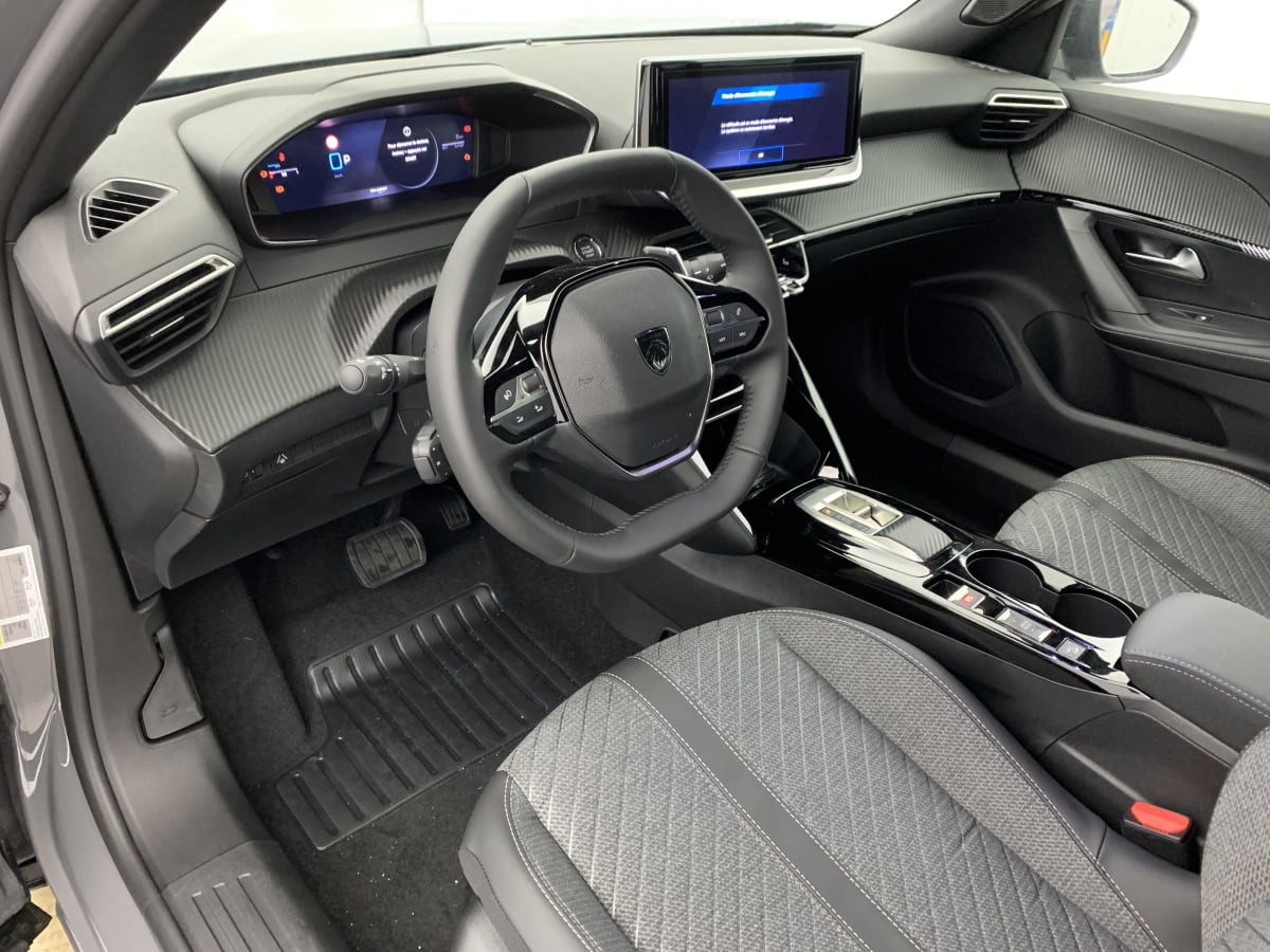 Vente en ligne Peugeot 2008 Hybrid 145 e-DCS6 Allure au prix de 26 250 €