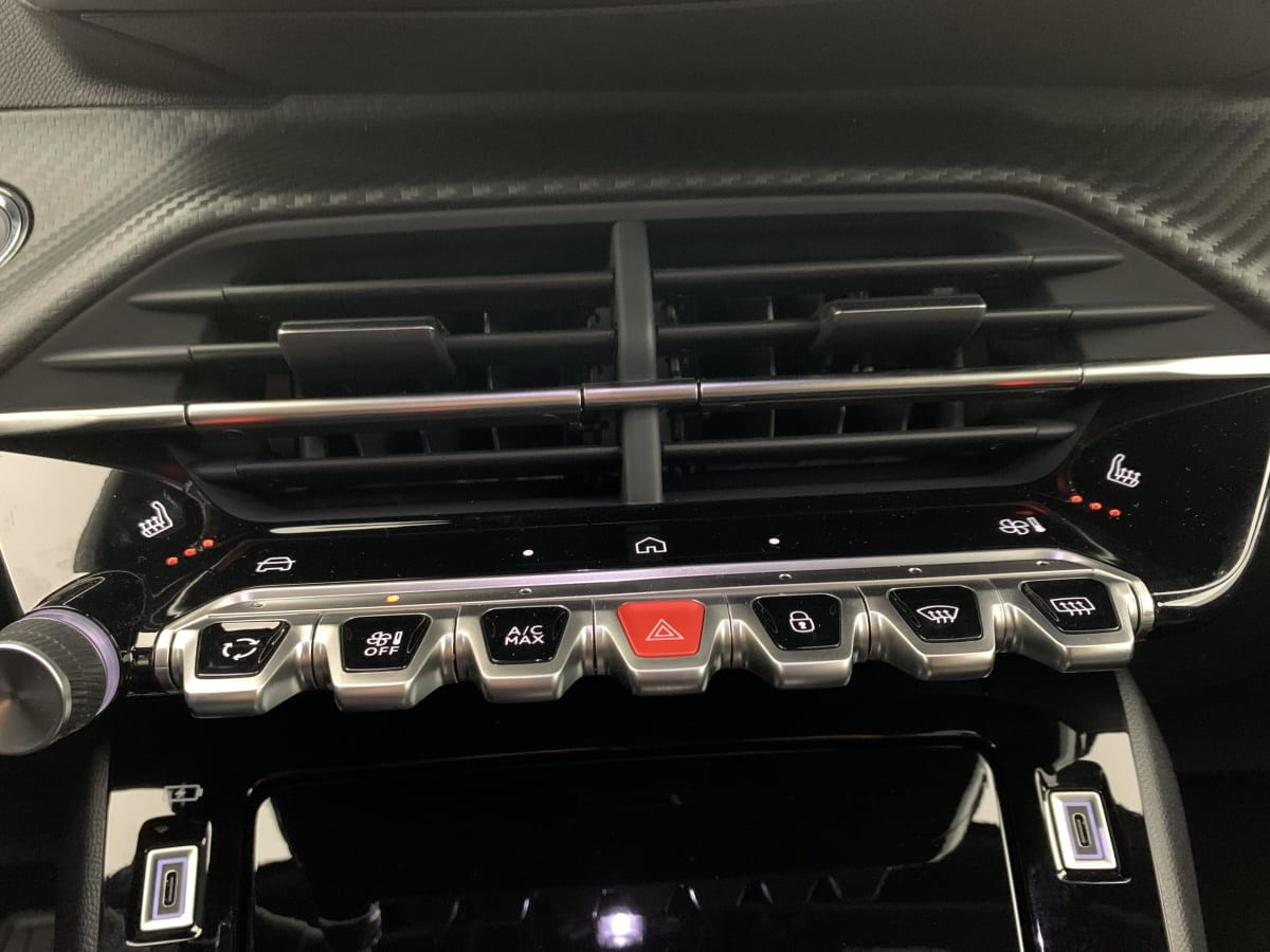 Vente en ligne Peugeot 2008 Hybrid 145 e-DCS6 Allure au prix de 26 250 €