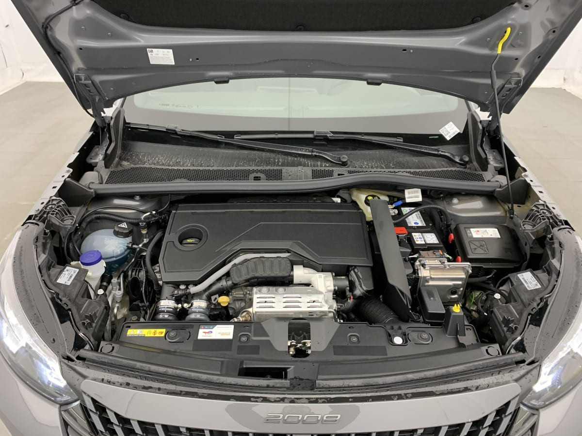 Vente en ligne Peugeot 2008 Hybrid 145 e-DCS6 Allure au prix de 26 250 €