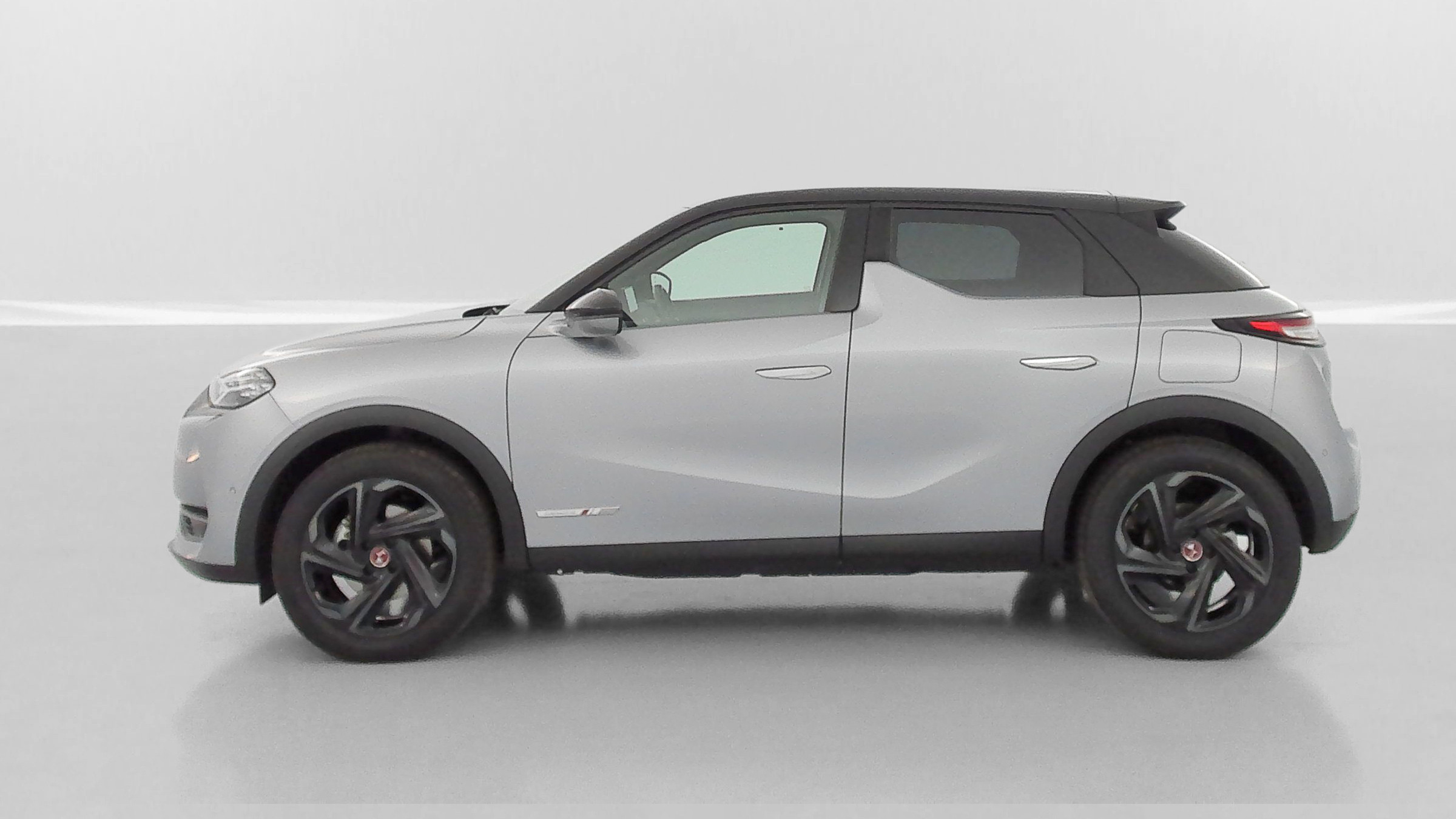 Vente en ligne Ds Ds3 Crossback DS3 CROSSBACK 50 kWh E-Tense 136ch Performance Line + au prix de 16 400 €