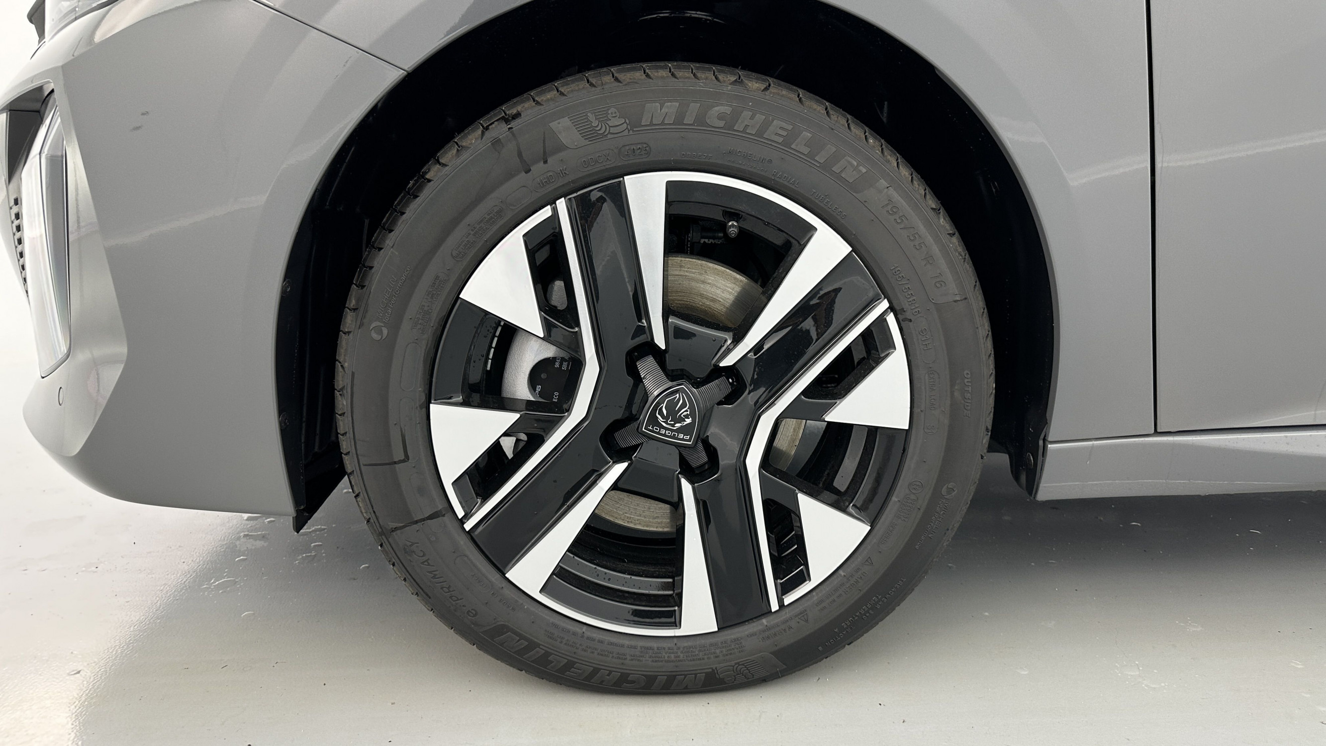 Vente en ligne Peugeot 208 208 1.2 Hybrid 110ch Allure e-DCS6 au prix de 22 400 €