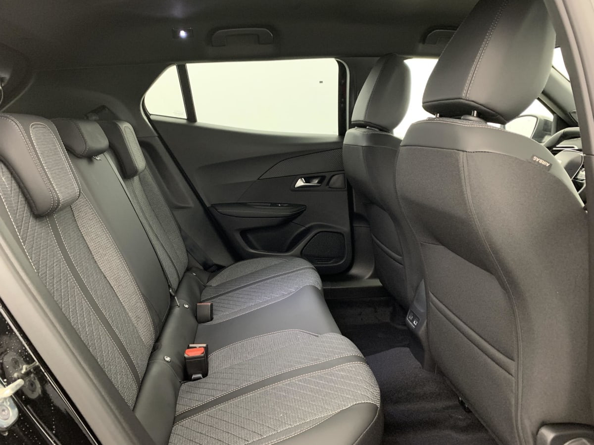 Vente en ligne Peugeot 2008 Hybrid 145 e-DCS6 Allure au prix de 26 250 €