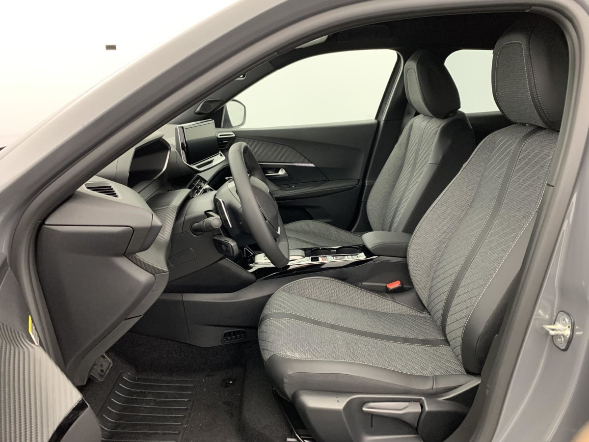 Vente en ligne Peugeot 2008 Hybrid 145 e-DCS6 Allure au prix de 26 250 €