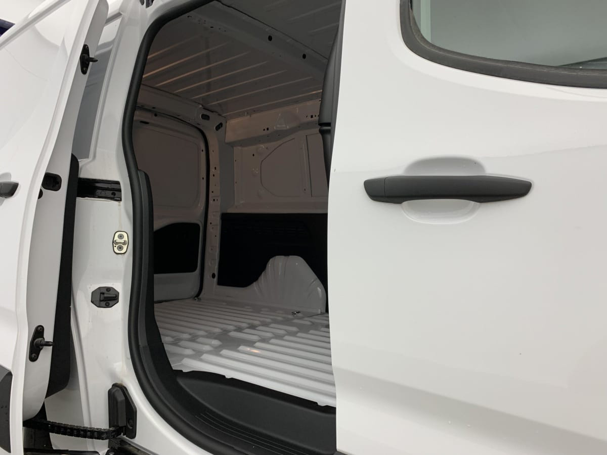 Vente en ligne Peugeot Partner Fourgon XL 950 KG BLUEHDI 100 S S BVM6 au prix de 20 780 €