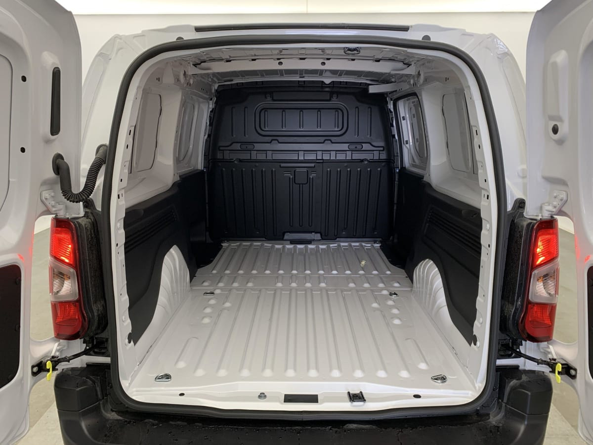 Vente en ligne Peugeot Partner Fourgon XL 950 KG BLUEHDI 100 S S BVM6 au prix de 20 780 €