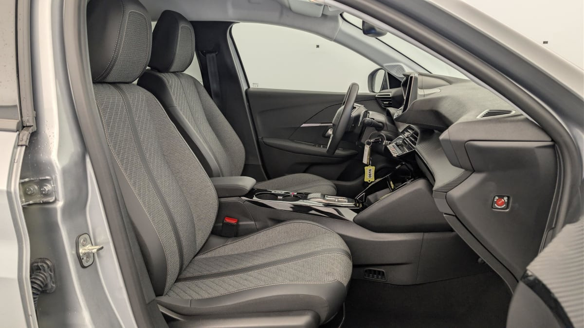 Vente en ligne Peugeot 208 Hybrid 100 e-DCS6 Allure au prix de 19 240 €