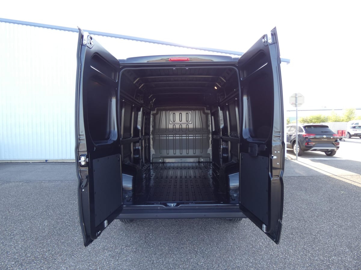 Vente en ligne Citroën Jumper Fourgon TOLE 35 L2H2 140 S S BVM6 au prix de 29 920 €