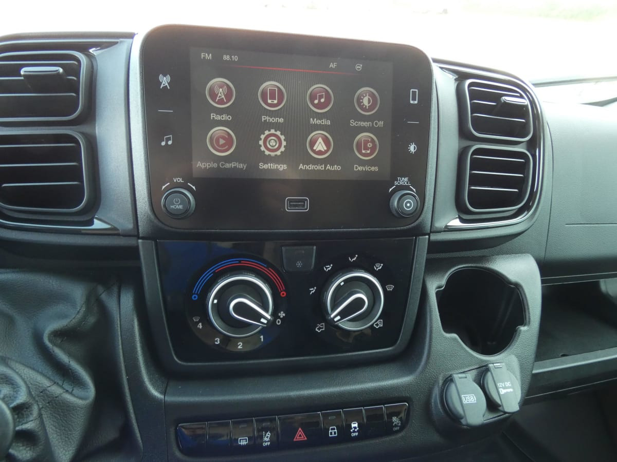 Vente en ligne Citroën Jumper Fourgon TOLE 35 L2H2 140 S S BVM6 au prix de 29 920 €