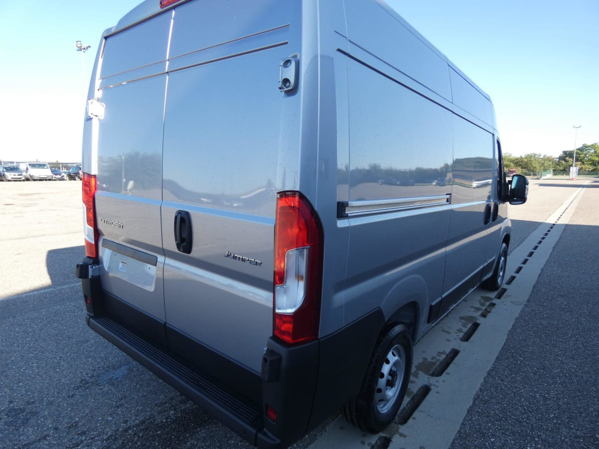 Vente en ligne Citroën Jumper Fourgon TOLE 35 L2H2 140 S S BVM6 au prix de 29 920 €