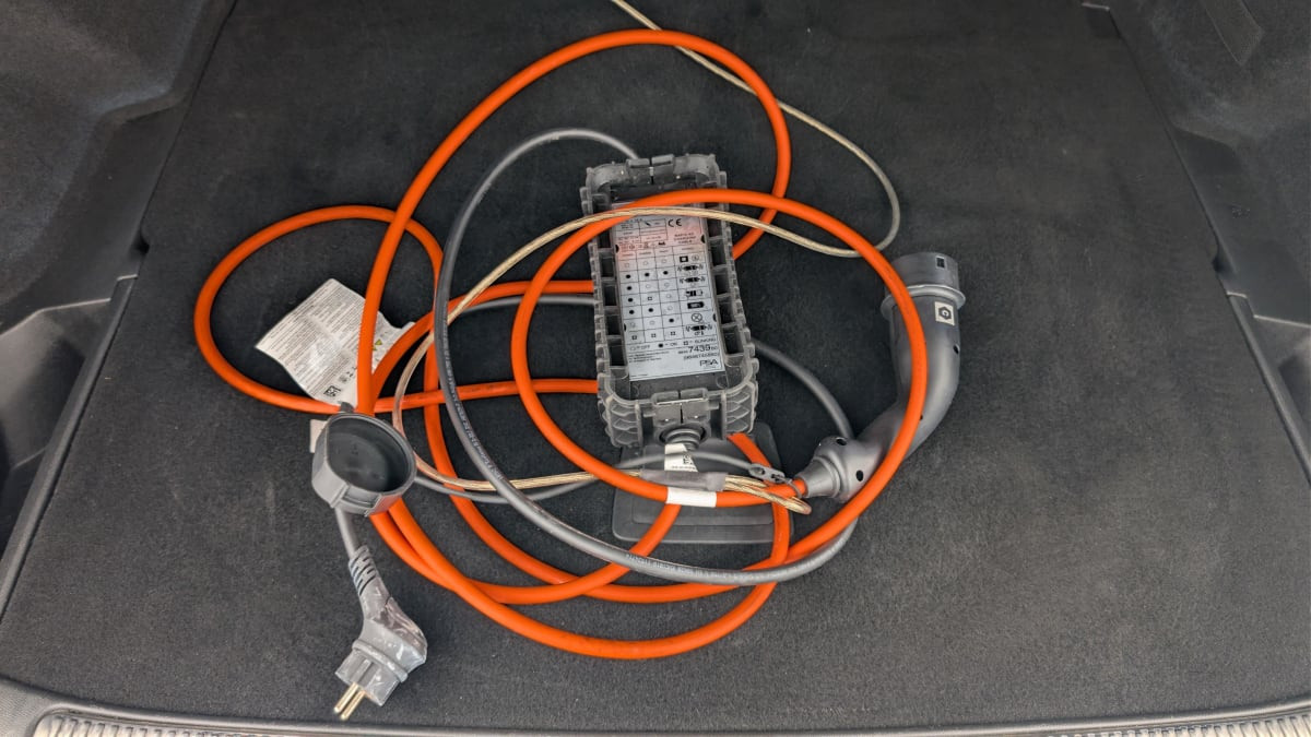 Vente en ligne Ds DS7 Crossback Hybride E-Tense 300 EAT8 4x4 Rivoli au prix de 30 160 €