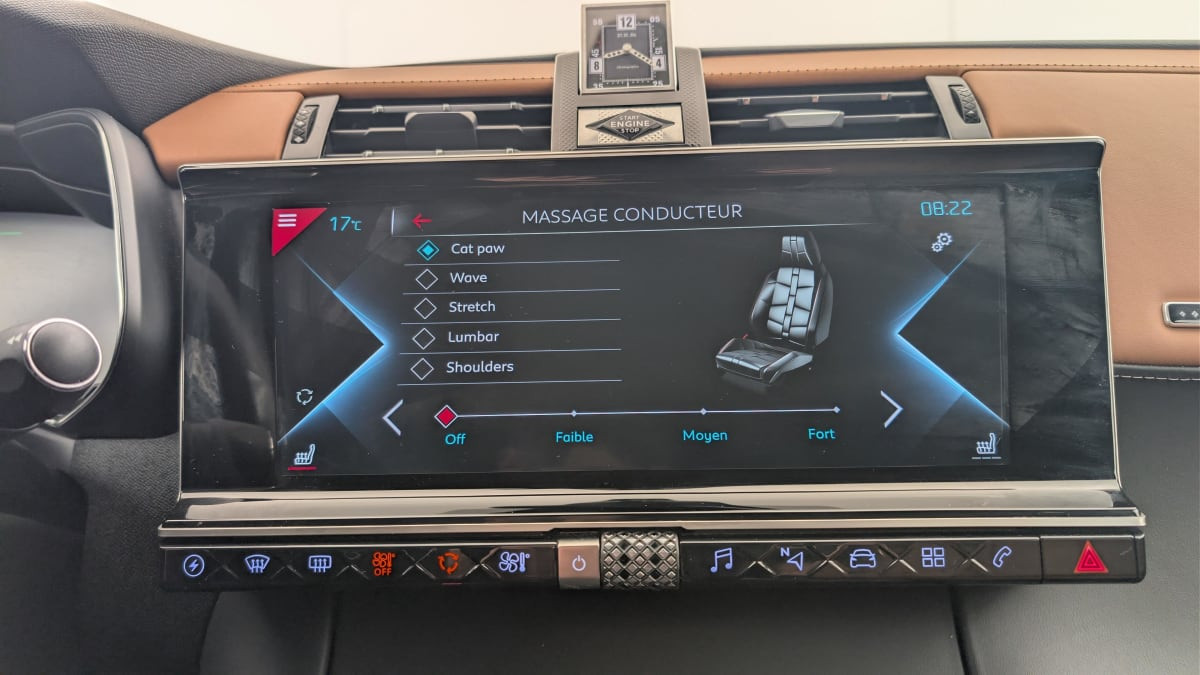 Vente en ligne Ds DS7 Crossback Hybride E-Tense 300 EAT8 4x4 Rivoli au prix de 30 160 €