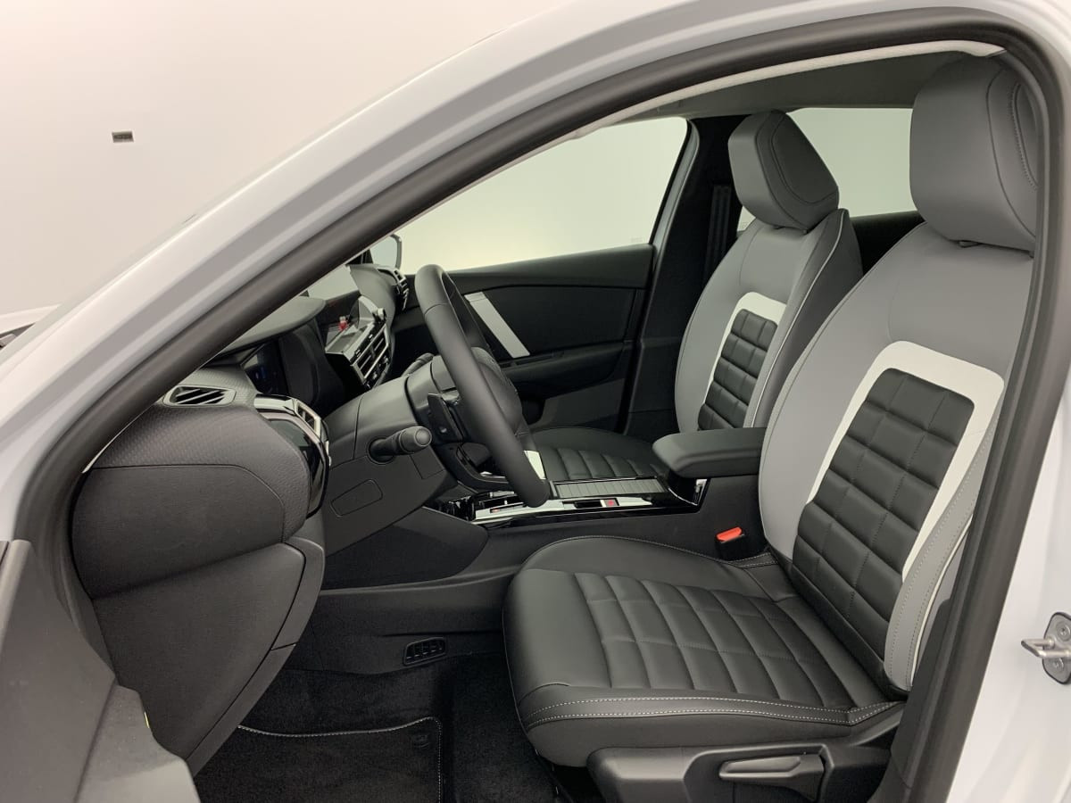 Vente en ligne Citroën C4 Hybride 145 e-DCS6 Max au prix de 24 190 €