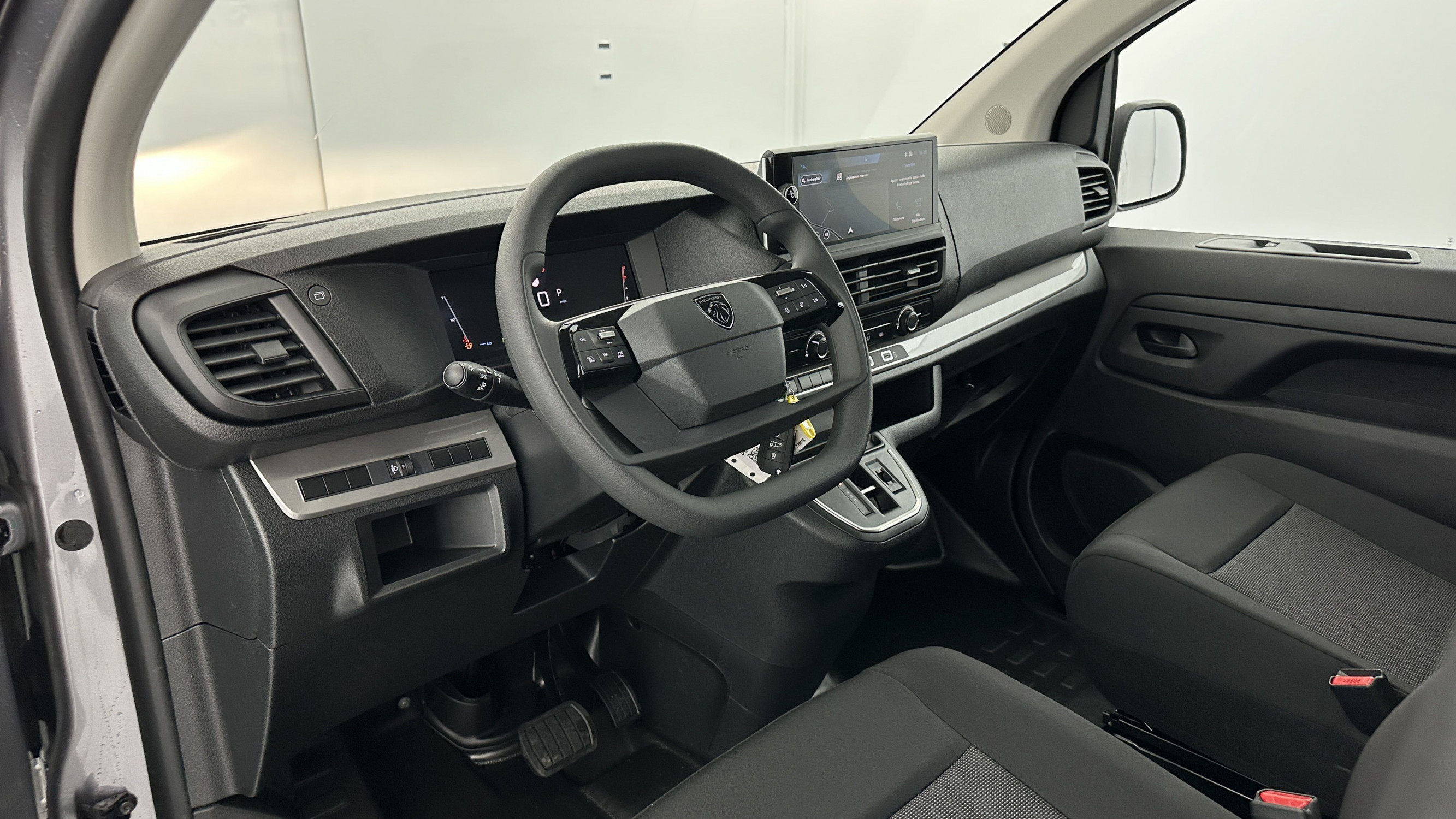 Vente en ligne Peugeot Expert EXPERT CA M 2.0 BlueHDi 180ch EAT8 au prix de 35 340 €