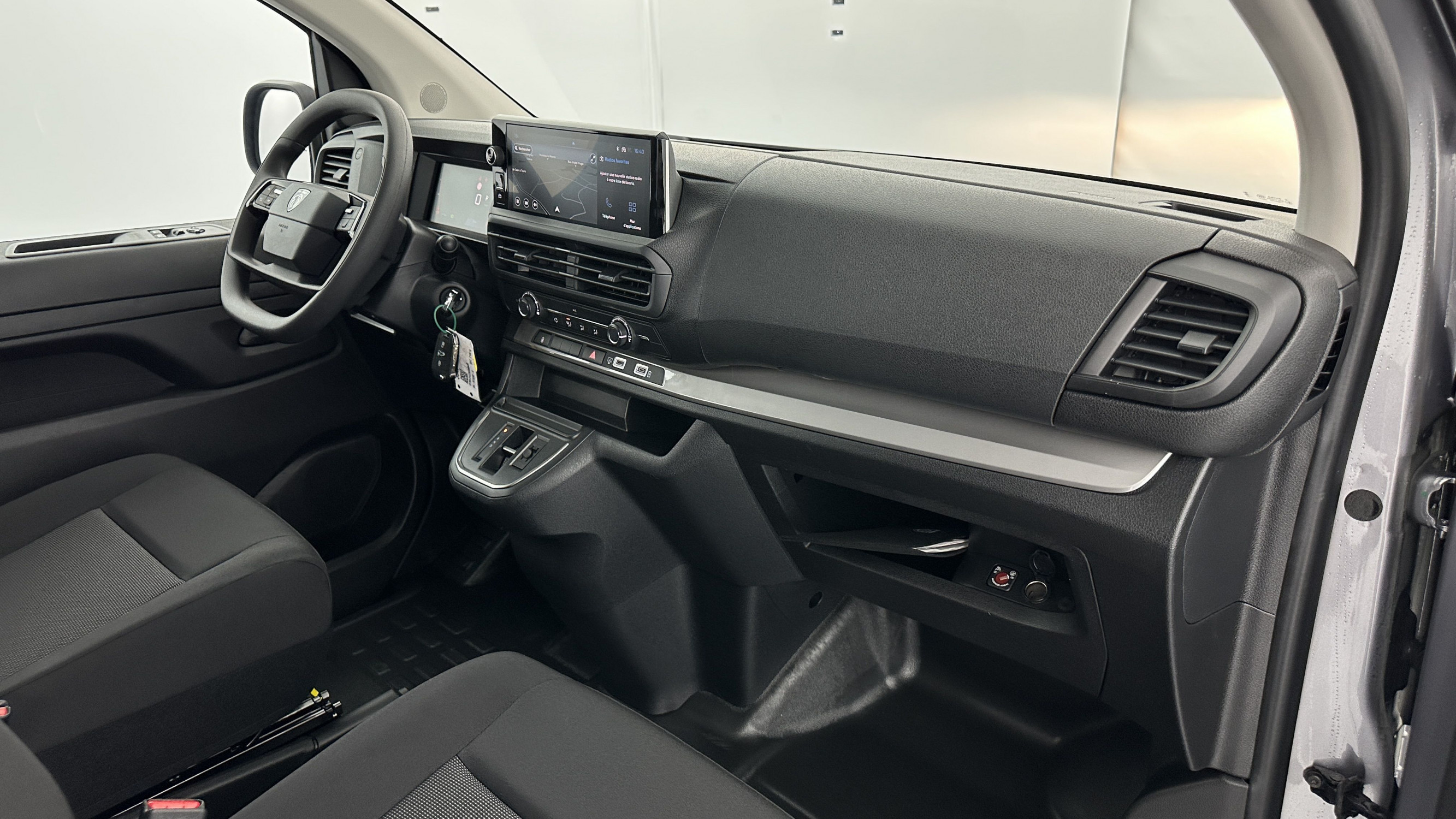 Vente en ligne Peugeot Expert EXPERT CA M 2.0 BlueHDi 180ch EAT8 au prix de 35 340 €