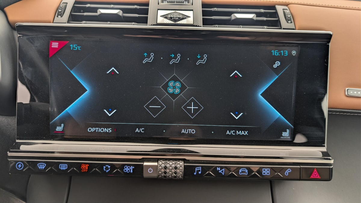 Vente en ligne Ds DS7 Crossback Hybride E-Tense 300 EAT8 4x4 Rivoli au prix de 30 160 €