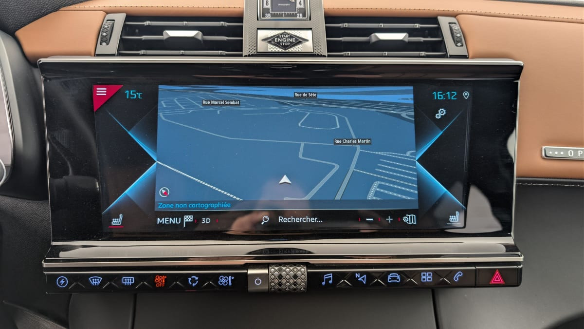 Vente en ligne Ds DS7 Crossback Hybride E-Tense 300 EAT8 4x4 Rivoli au prix de 30 160 €