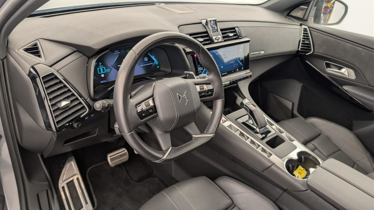 Vente en ligne Ds DS7 Crossback Hybride E-Tense 300 EAT8 4x4 Rivoli au prix de 28 510 €