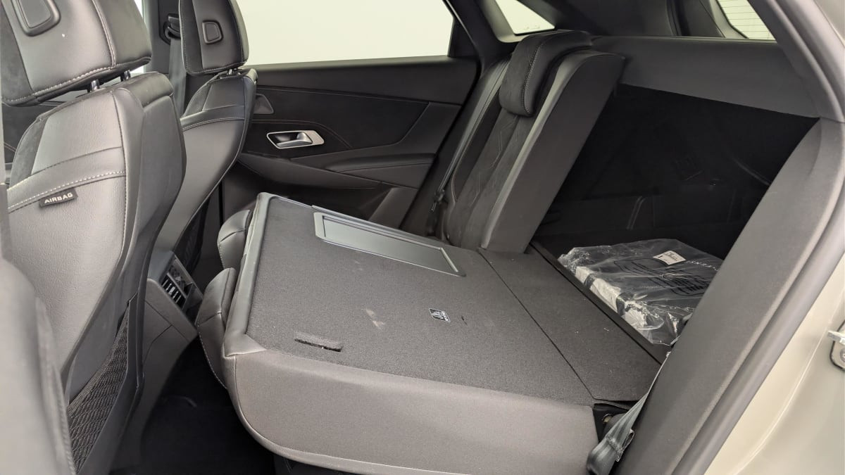 Vente en ligne Ds DS7 Crossback Hybride Rechargeable E-Tense 300 EAT8 4x4 Performance Line + au prix de 40 870 €