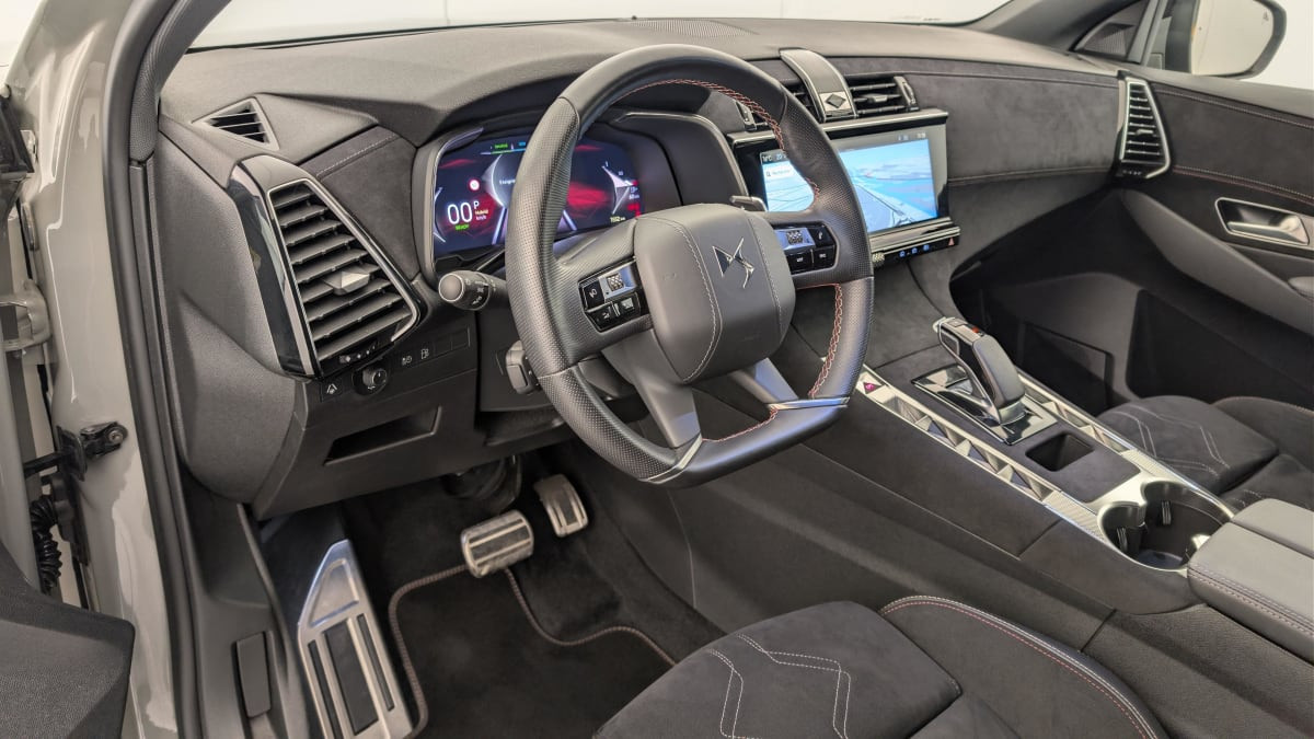 Vente en ligne Ds DS7 Crossback Hybride Rechargeable E-Tense 300 EAT8 4x4 Performance Line + au prix de 40 870 €