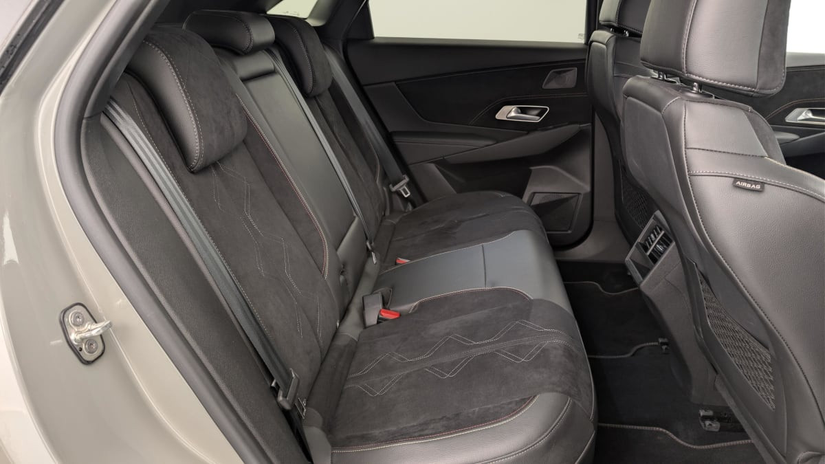 Vente en ligne Ds DS7 Crossback Hybride Rechargeable E-Tense 300 EAT8 4x4 Performance Line + au prix de 40 870 €