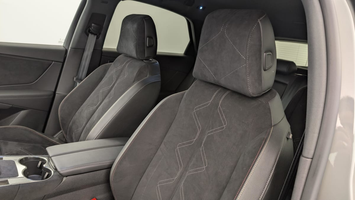 Vente en ligne Ds DS7 Crossback Hybride Rechargeable E-Tense 300 EAT8 4x4 Performance Line + au prix de 40 870 €