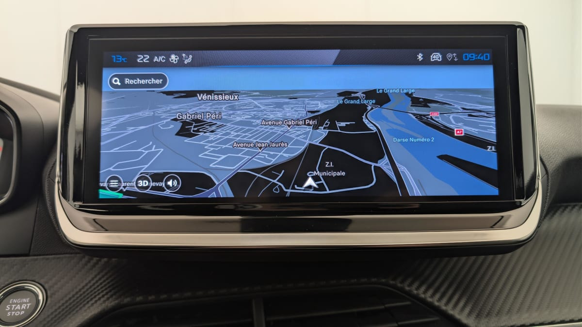 Vente en ligne Peugeot 2008 Hybrid 136 e-DCS6 Allure au prix de 24 390 €