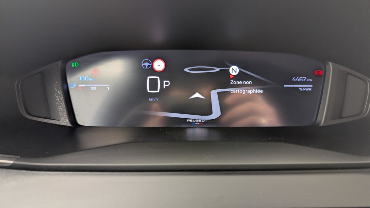 Vente en ligne Peugeot 2008 Hybrid 136 e-DCS6 Allure au prix de 24 390 €