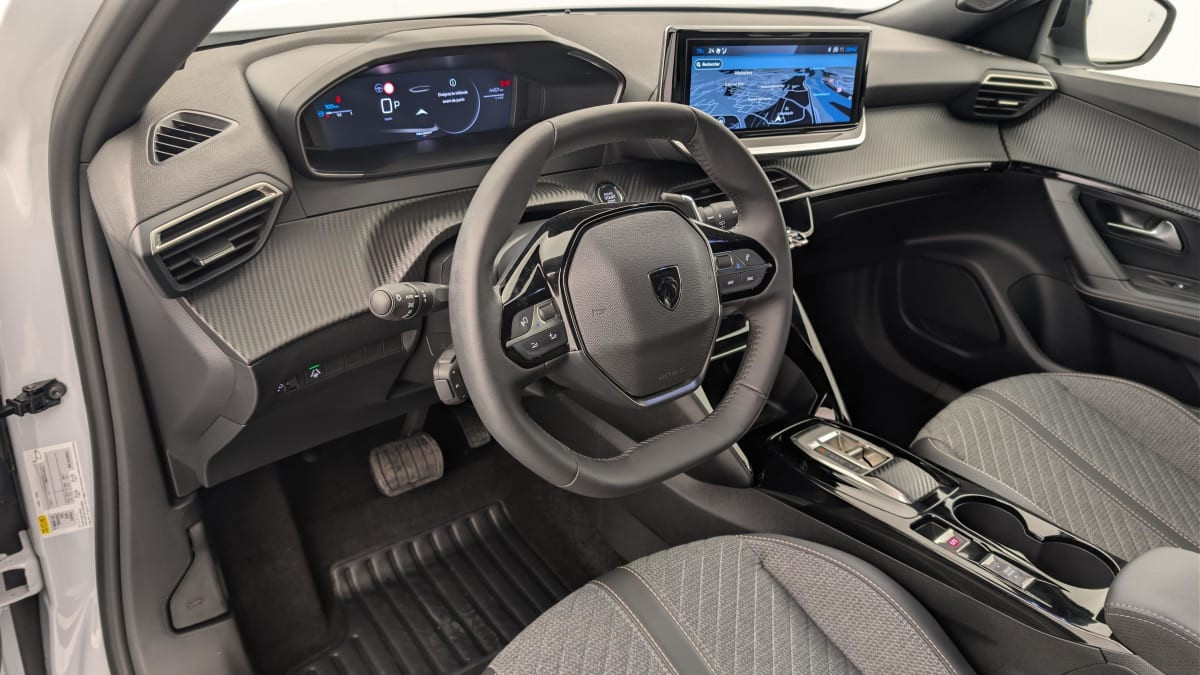 Vente en ligne Peugeot 2008 Hybrid 136 e-DCS6 Allure au prix de 24 390 €