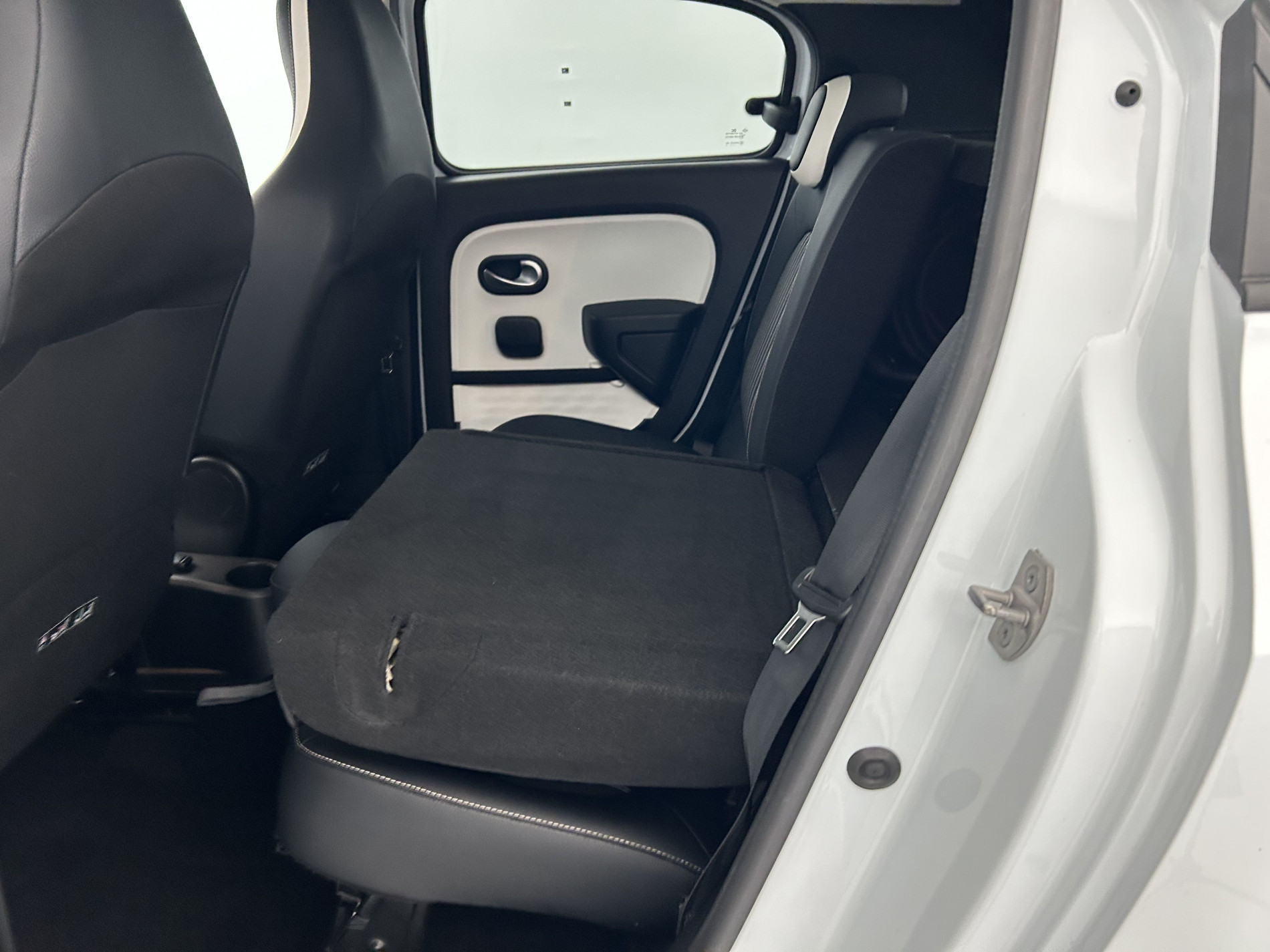 Vente en ligne Renault Twingo 3 Electric Intens Achat Intégral au prix de 9 990 €