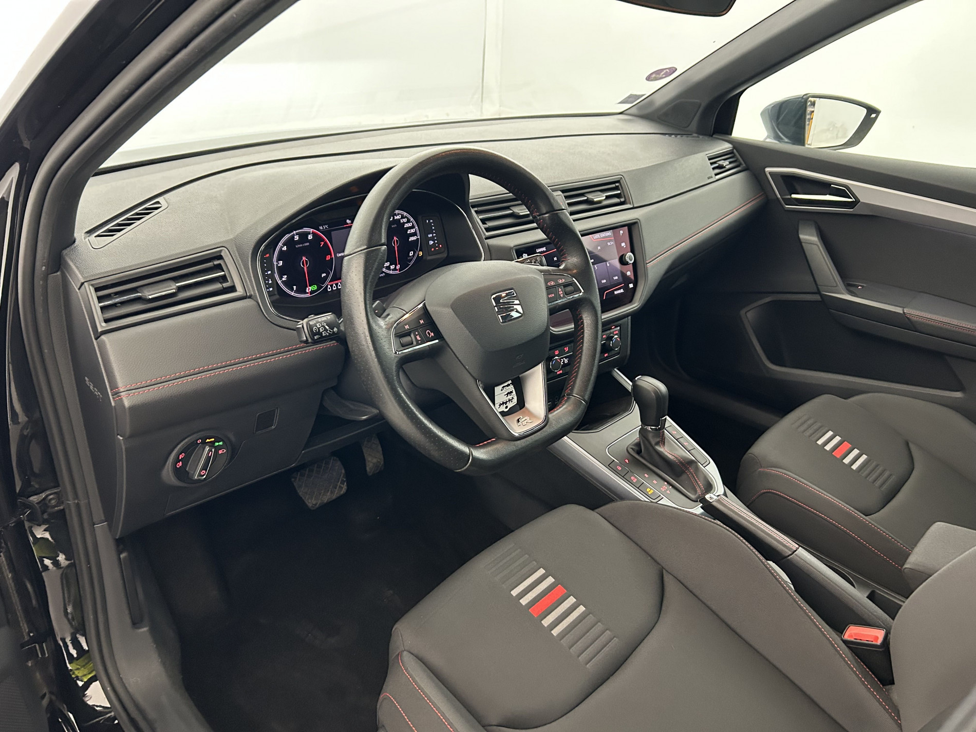 Vente en ligne Seat Arona 1.0 EcoTSI 115ch FR DSG au prix de 16 990 €