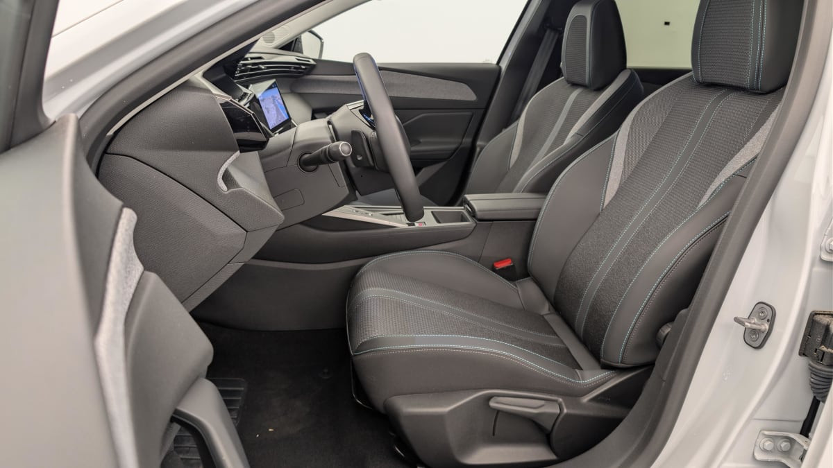 Vente en ligne Peugeot 308 Hybrid 145 e-DCS6 Allure au prix de 25 420 €