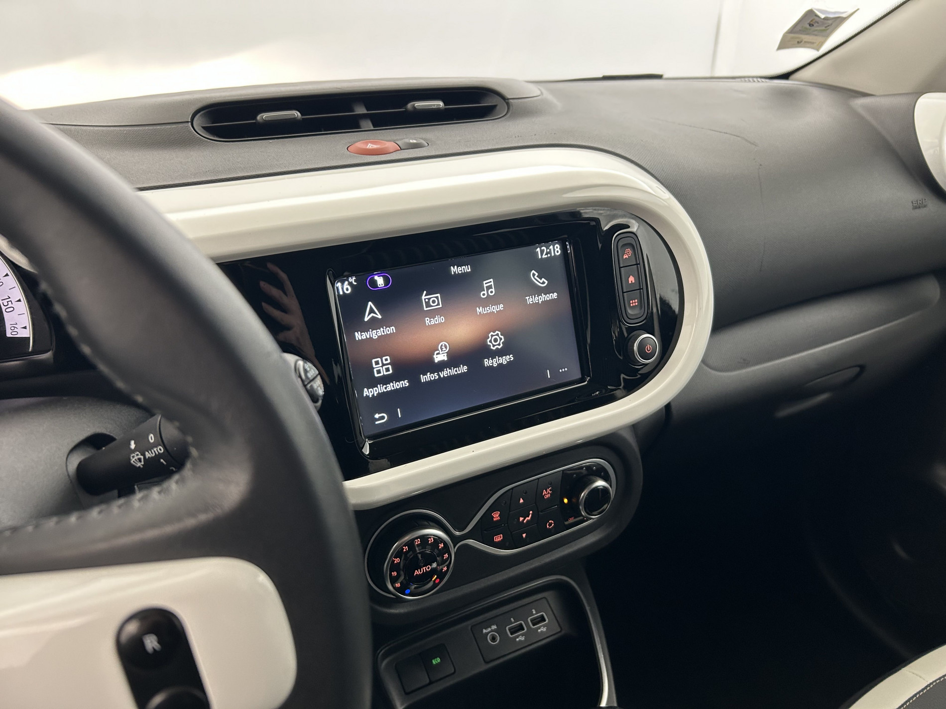 Vente en ligne Renault Twingo 3 Electric Intens Achat Intégral au prix de 9 990 €