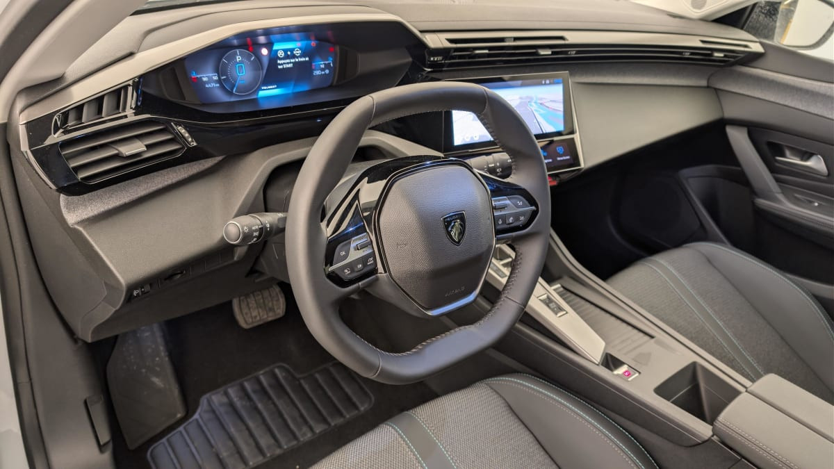 Vente en ligne Peugeot 308 Hybrid 145 e-DCS6 Allure au prix de 25 420 €