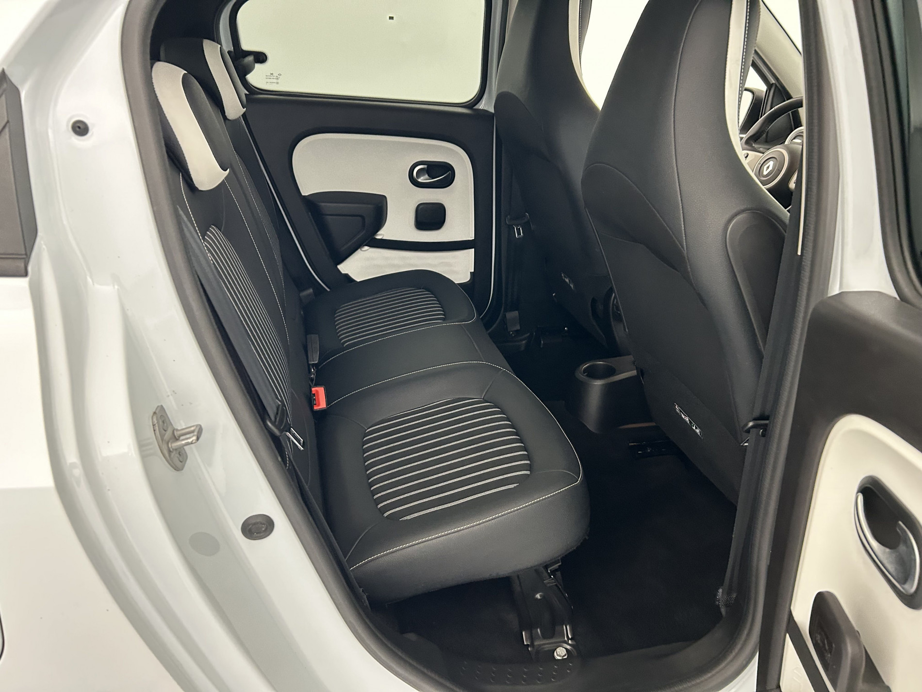 Vente en ligne Renault Twingo 3 Electric Intens Achat Intégral au prix de 9 990 €