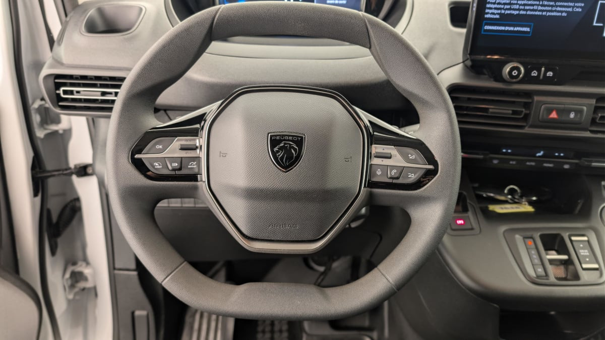 Vente en ligne Peugeot Partner Fourgon M 1000 KG BLUEHDI 130 S S EAT8 au prix de 24 440 €