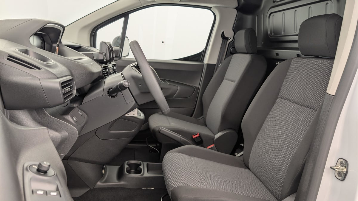 Vente en ligne Peugeot Partner Fourgon XL 950 KG BLUEHDI 100 S S BVM6 au prix de 20 530 €