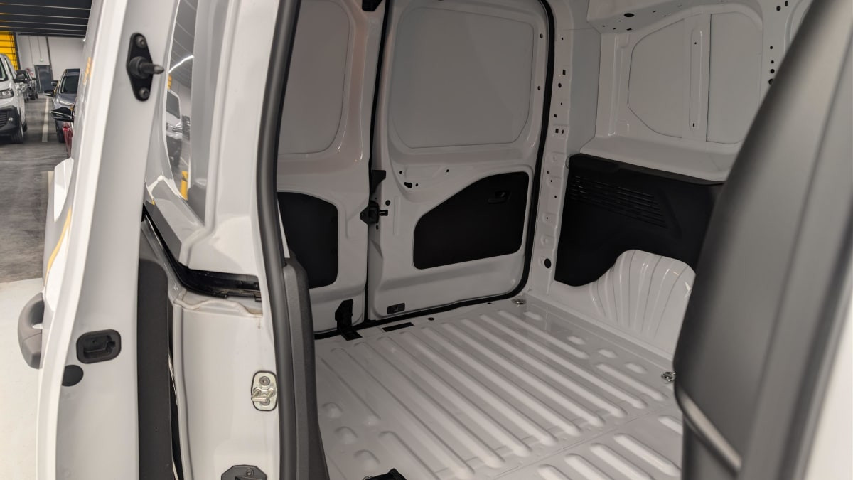 Vente en ligne Peugeot Partner Fourgon XL 950 KG BLUEHDI 100 S S BVM6 au prix de 20 530 €