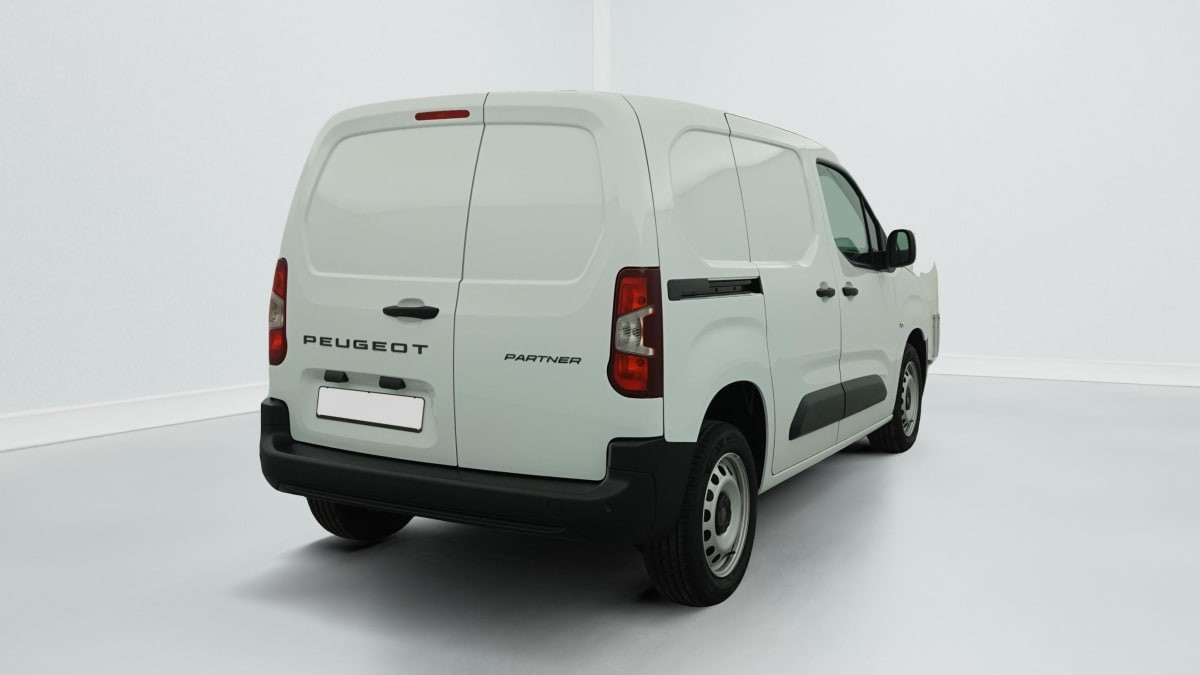 Vente en ligne Peugeot Partner Fourgon XL 950 KG BLUEHDI 100 S S BVM6 au prix de 20 530 €