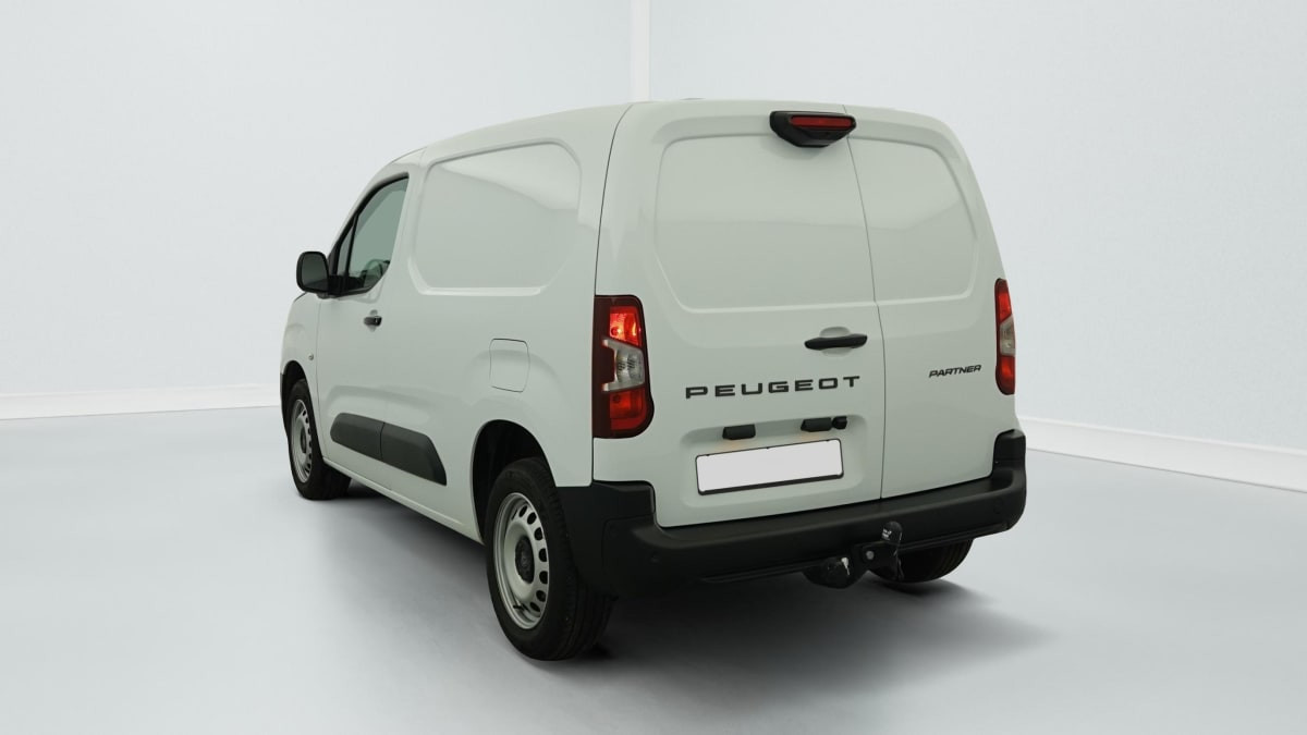 Vente en ligne Peugeot Partner Fourgon M 1000 KG BLUEHDI 130 S S EAT8 au prix de 24 440 €