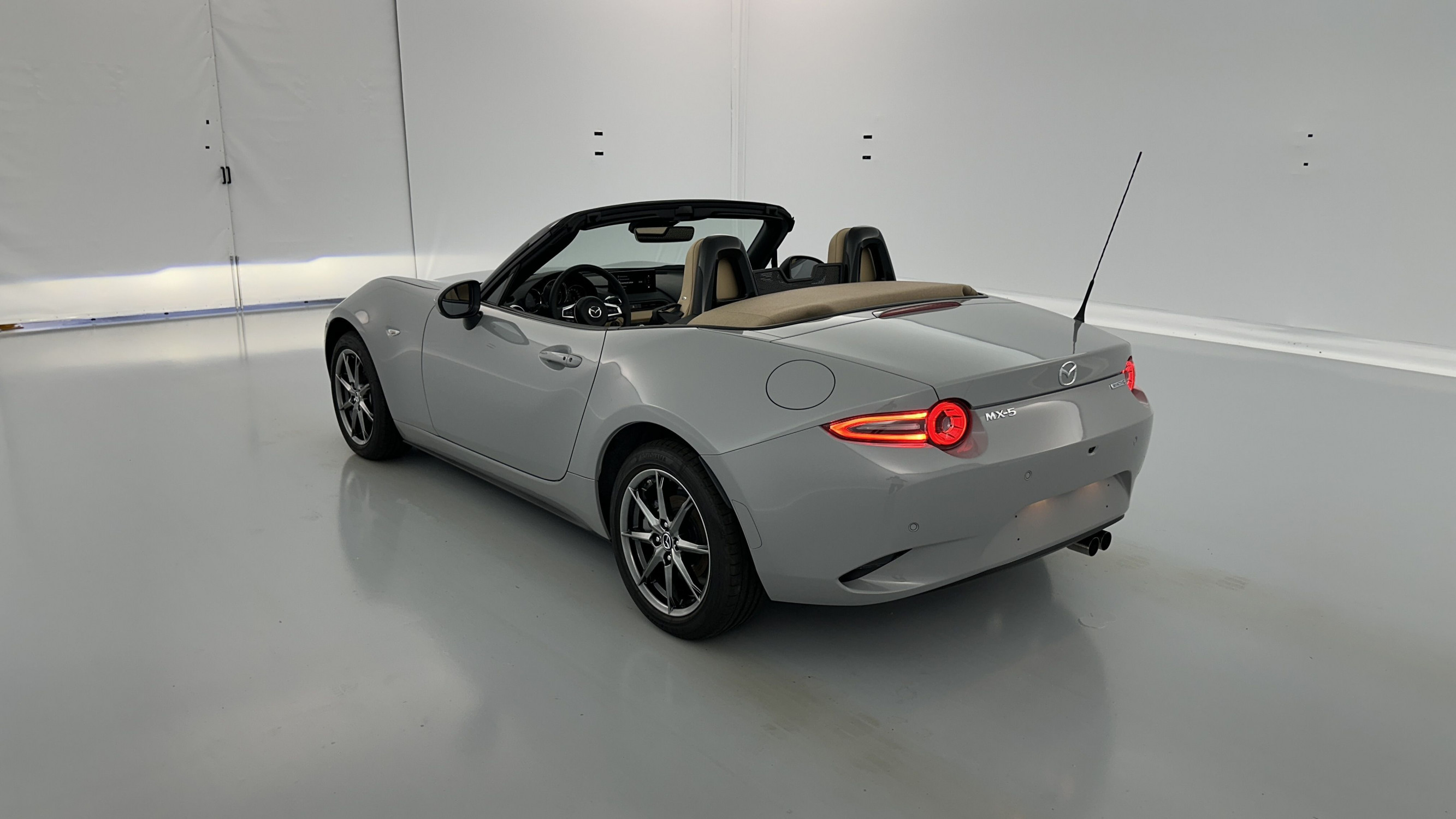 Vente en ligne Mazda MX-5 MX-5 ROADSTER 1.5 SKYACTIV-G 132ch Kazari au prix de 35 210 €