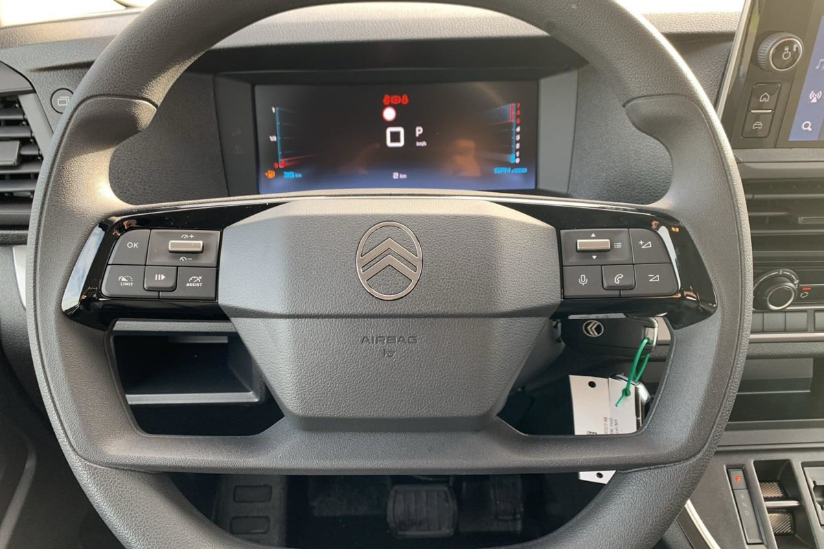 Vente en ligne Citroën Jumpy Fourgon XL BLUEHDI 180 S S EAT8 au prix de 32 890 €