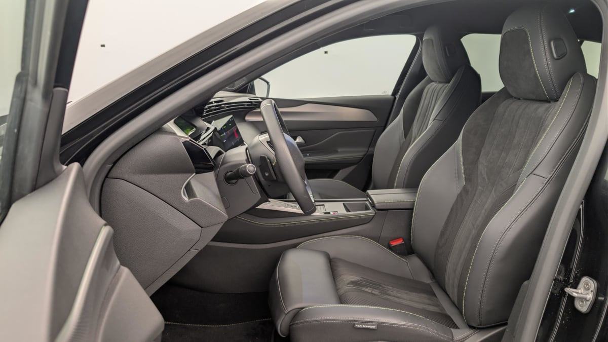 Vente en ligne Peugeot 408 Hybrid 145 e-DCS6 GT au prix de 29 540 €