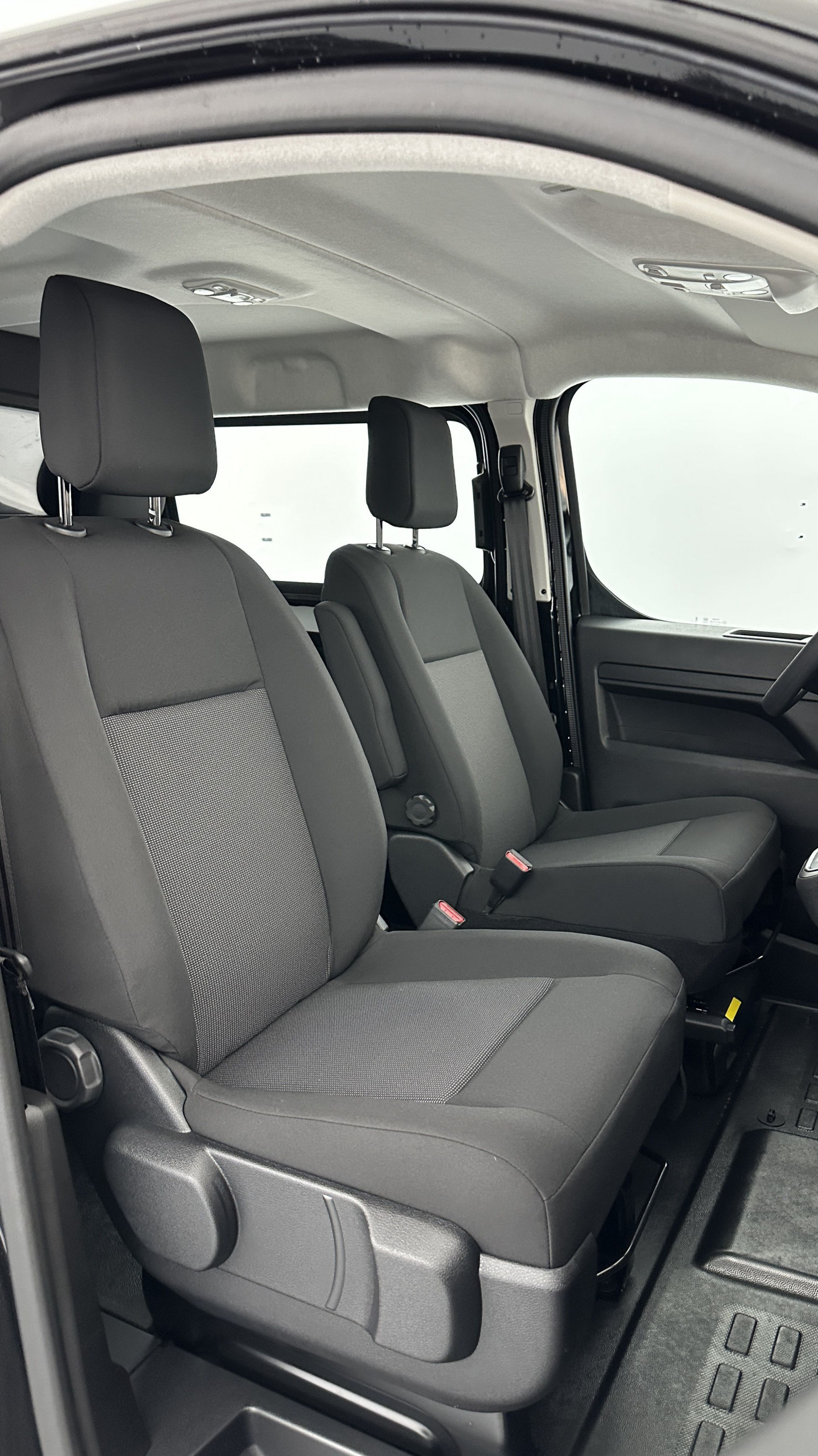 Vente en ligne Peugeot Expert EXPERT CA M 2.0 BlueHDi 180ch EAT8 au prix de 35 340 €