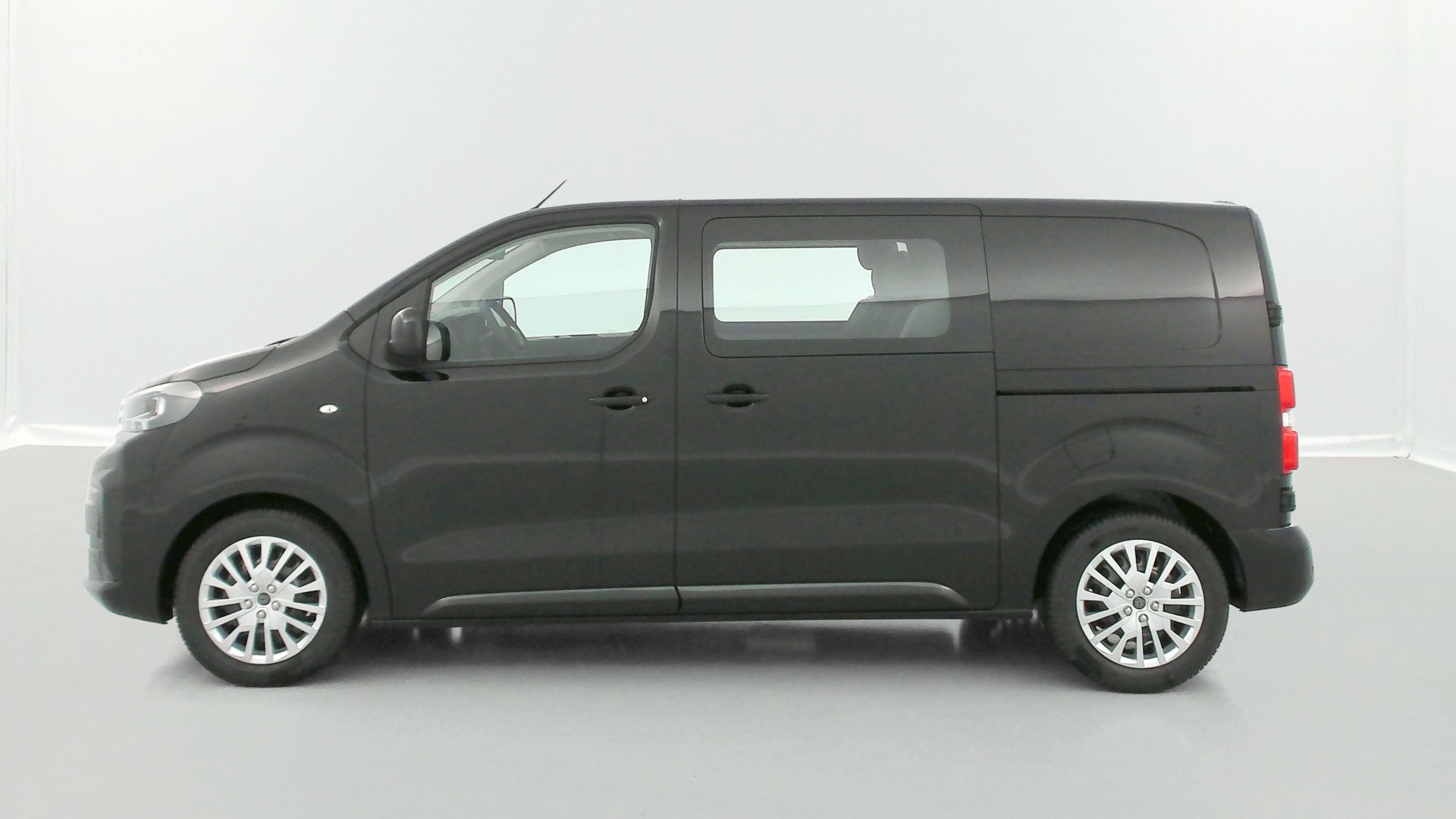 Vente en ligne Peugeot Expert EXPERT CA M 2.0 BlueHDi 180ch EAT8 au prix de 35 340 €