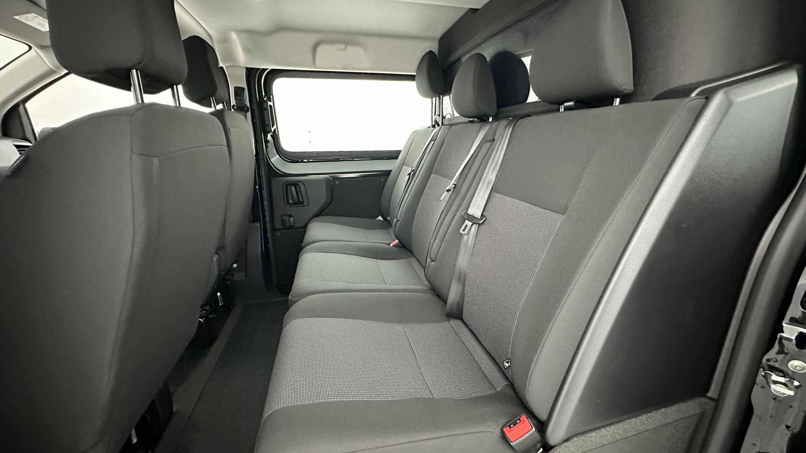 Vente en ligne Peugeot Expert EXPERT CA M 2.0 BlueHDi 180ch EAT8 au prix de 35 340 €