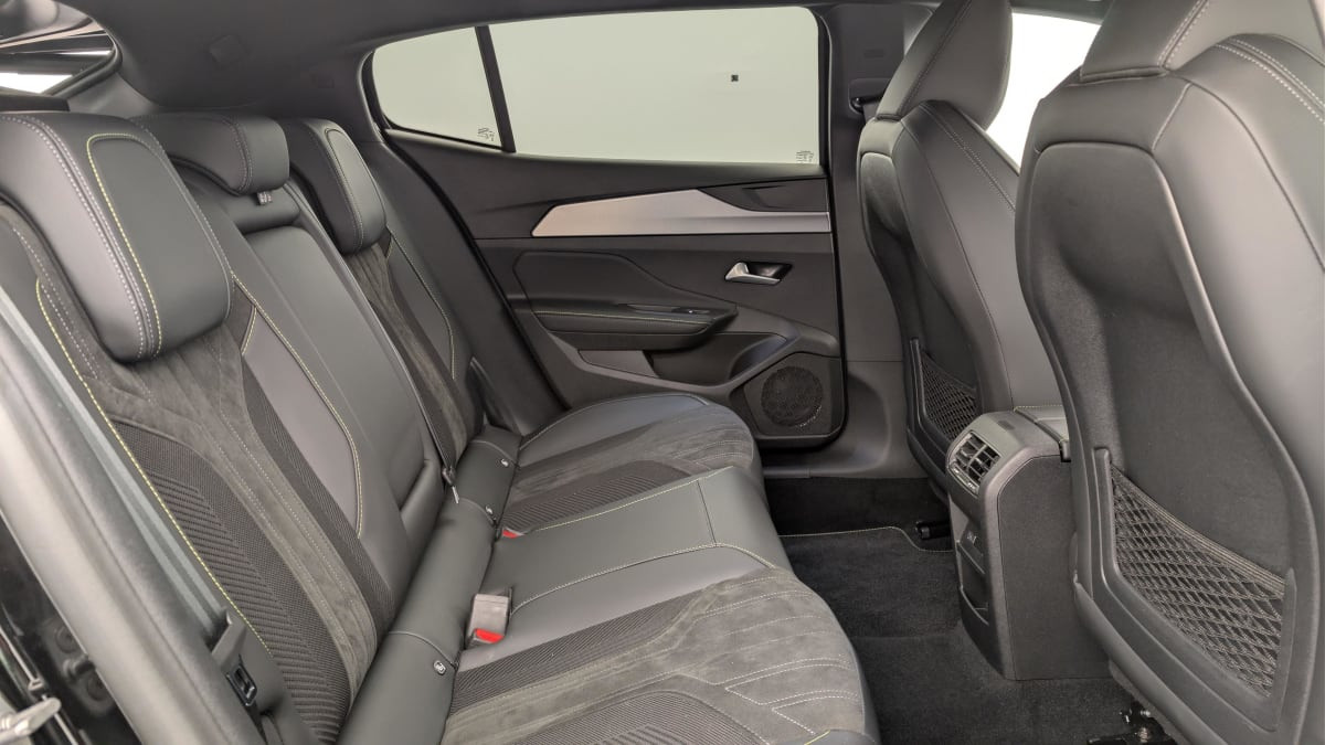 Vente en ligne Peugeot 408 Hybrid 145 e-DCS6 GT au prix de 29 540 €