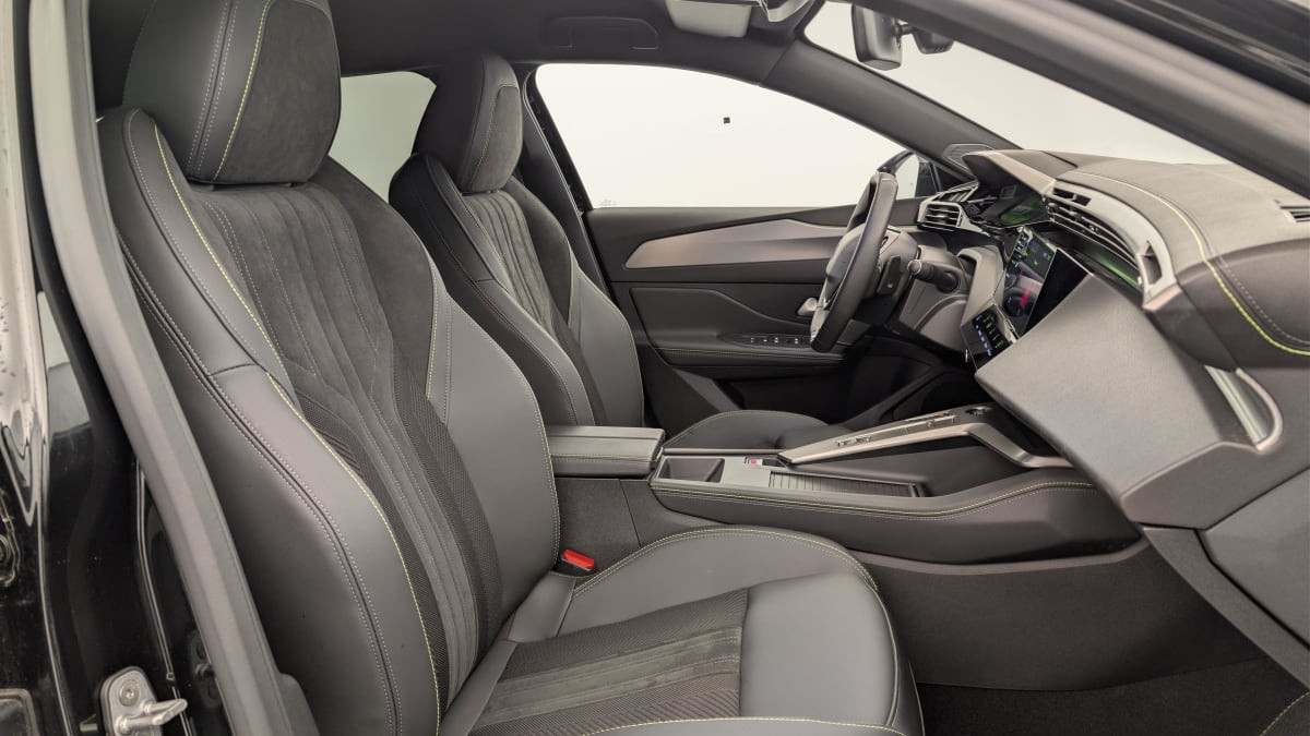 Vente en ligne Peugeot 408 Hybrid 145 e-DCS6 GT au prix de 29 540 €